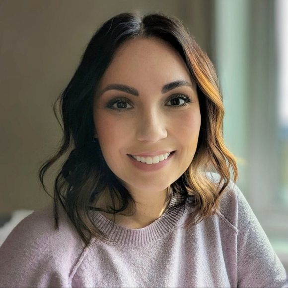 Meet your Posher, Danielle - Picture 1 of 1